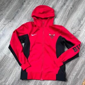 Nike Men's Red Chicago Bulls 2023/24 Showtime Zip Hoodie Small warmup